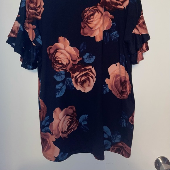 BNWOT Floral Boutique shirt; Never worn - Picture 2 of 6